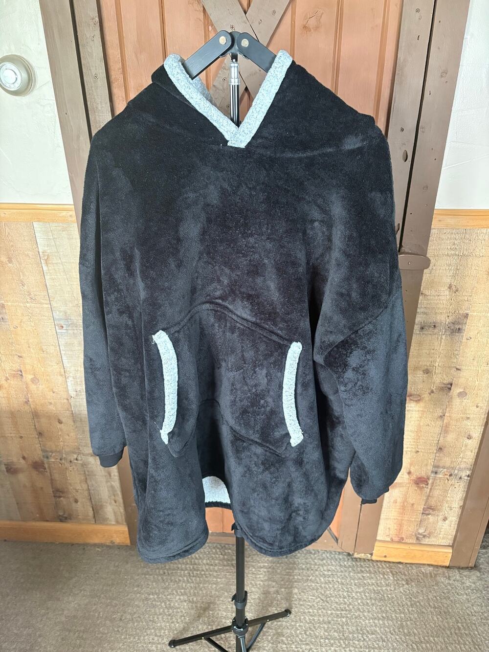 Huggle Hoodie Oversized Wearable Blanket Black Sherpa Fleece One Size Unisex